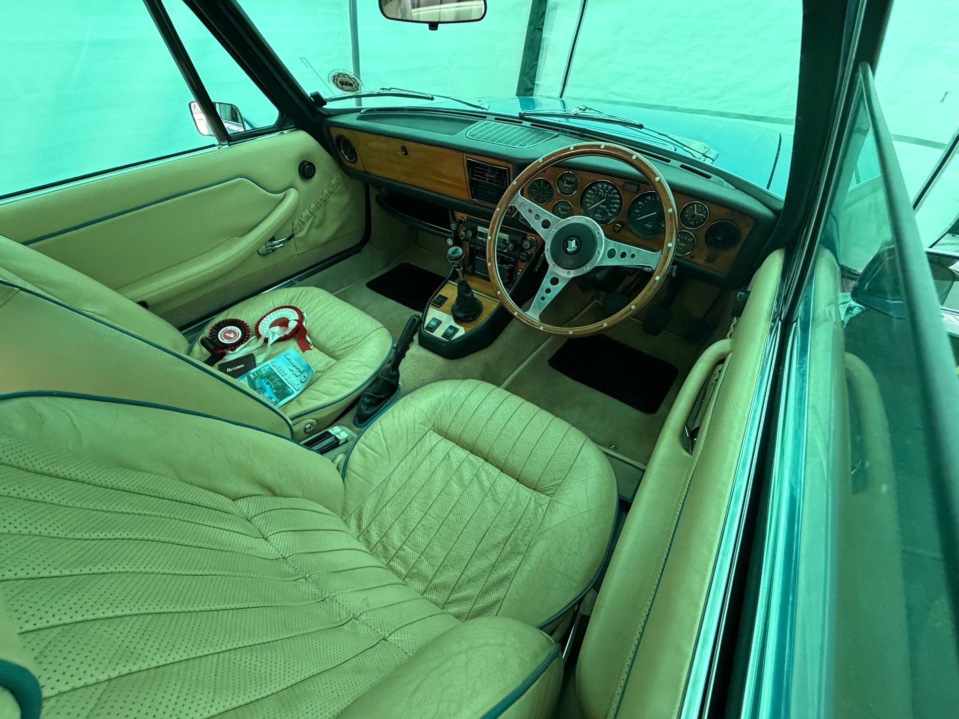 KKH 295N re-upholstered interior