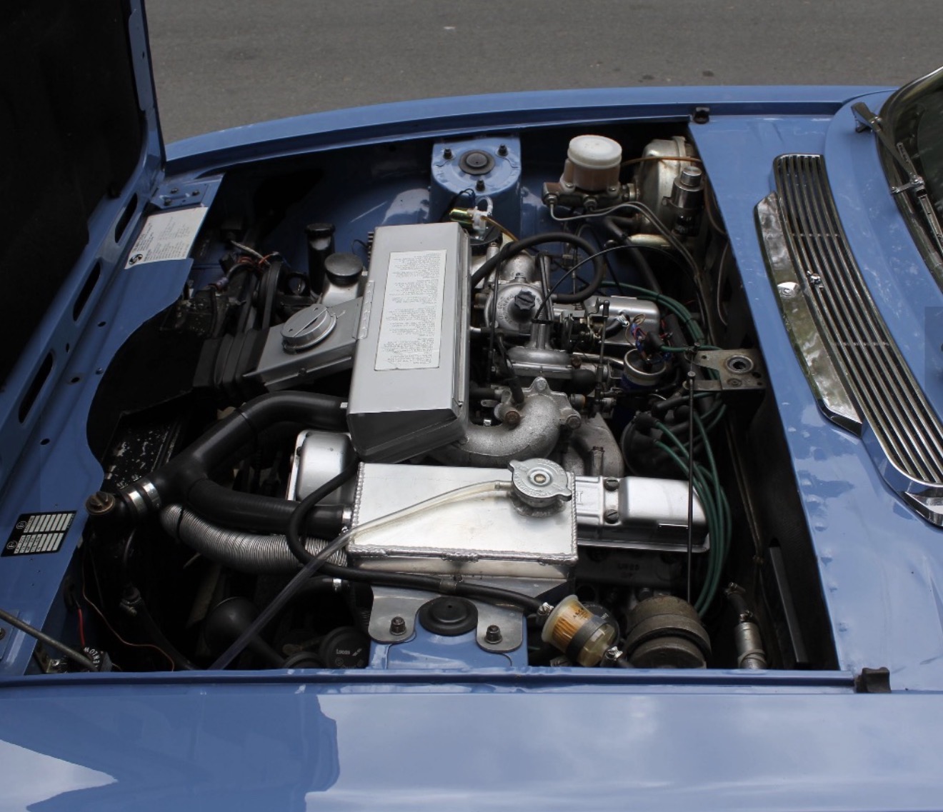 Sorted Triumph V8 engine bay